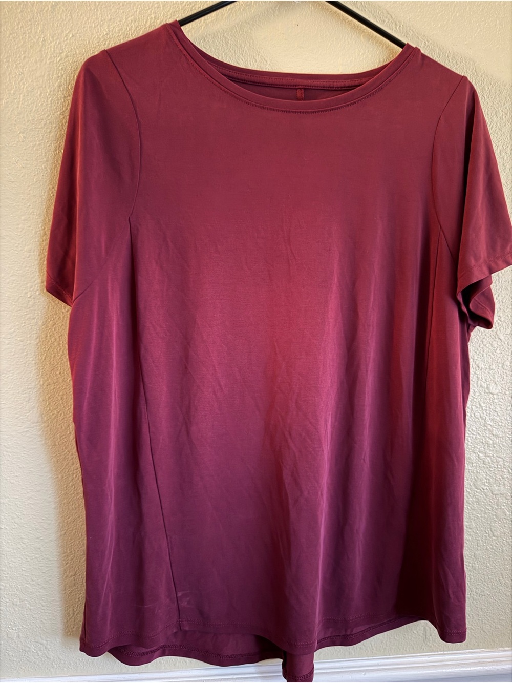 Athletic Works Short Sleeve Crewneck Top in Burgundy 12/14